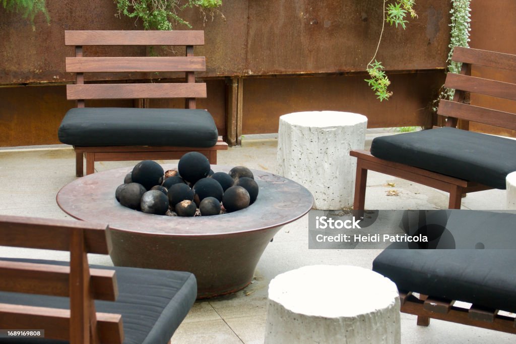 Outdoor Lounge & Grill